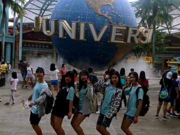 Camp kids at Universal Studios Singapore